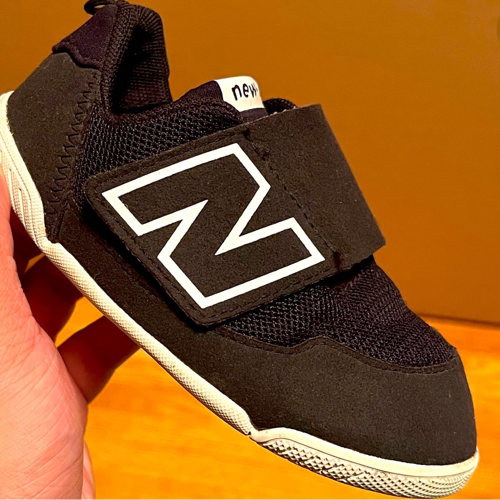 New Balance New B Hook and Loop Black XW children’s sneaker (Discontinued)